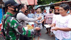 Sinergi Tiga pilar Bagikan Masker Door To Door