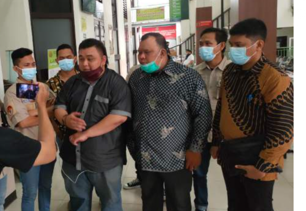 PN Jakarta selatan Lanjutkan Sidang Penipuan Berkedok Investasi. PN Jakarta selatan Lanjutkan Sidang Penipuan Berkedok Investasi.