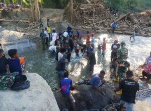 Satgas Zeni TNI AD Tiba di Alor, Lanjutkan Misi Kemanusiaan, Langsung Aksi Kerjakan Jembatan
