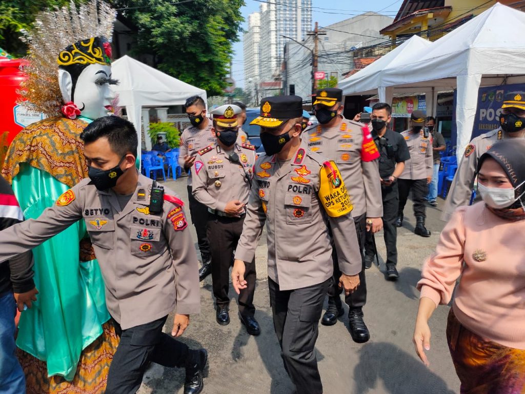 Wakapolda Metrojaya Sambangi Kegiatan Vaksinasi Massal Tahap ke-ll untuk Lansia dan Umum