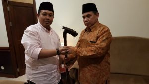 Tongkat Nagasari Diterima Ketua Umum Patriot Garuda Nusantara