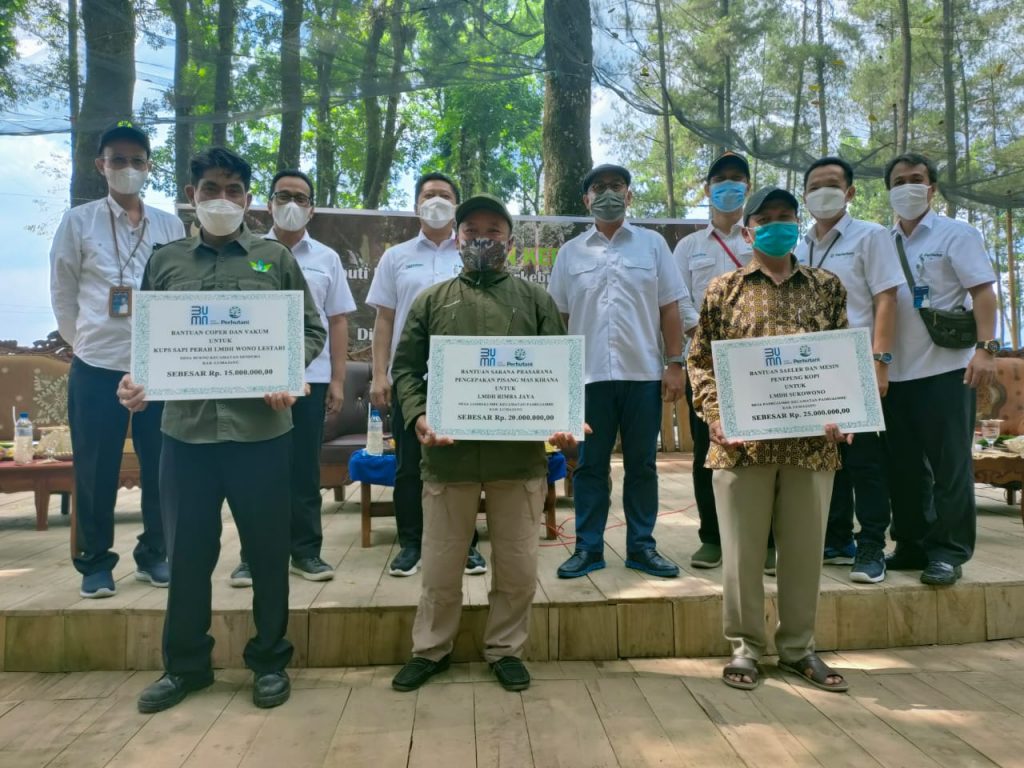 LMDH di Lumajang Terima Bantuan 60 Juta Dari Dirut Perhutani