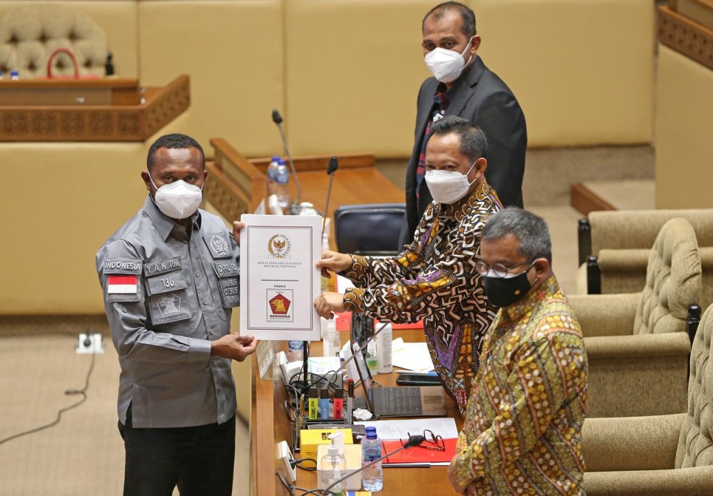 Yan Mandenas : Pembahasan Revisi UU Otsus Sudah Final Yan Mandenas : Pembahasan Revisi UU Otsus Sudah Final