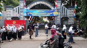 SMAN 5 KOTA TANGERANG JALANIN VAKSIN COVID-19 DOSIS PERTAMA