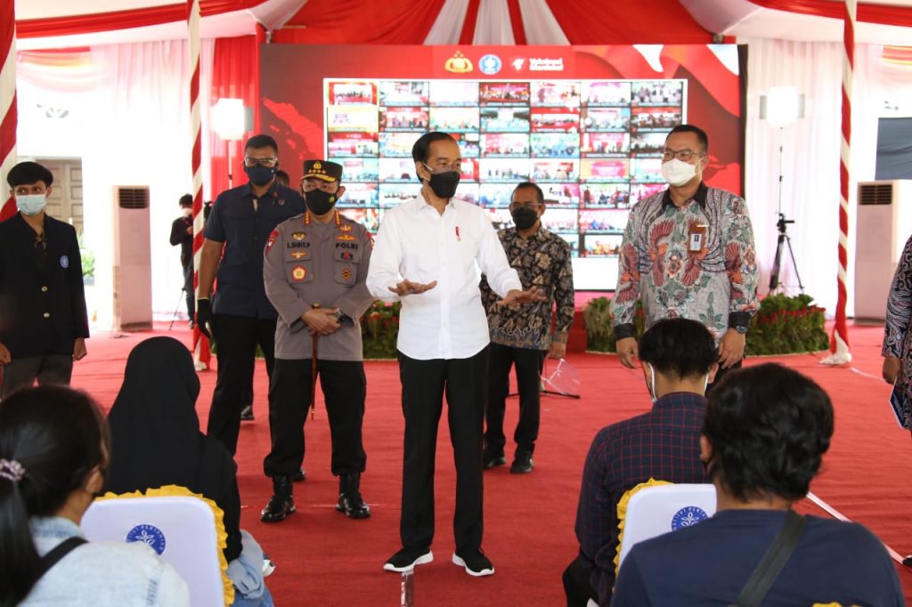 POLRI Bersinergi Dengan B.E.M. dan O.K.P. Gelar Vaksinasi Merdeka Se-Indonesia, Polri Bersinergi dengan Badan Eksekutif Mahasiswa…