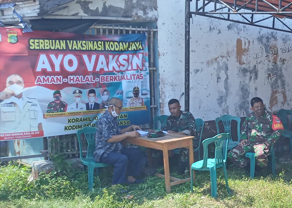 Danramil 10 Sepatan Genjot Vaksinasi Seiring Datang nya Juga Pilkades Danramil 10 Sepatan Genjot Vaksinasi Seiring Datang nya Juga Pilkades