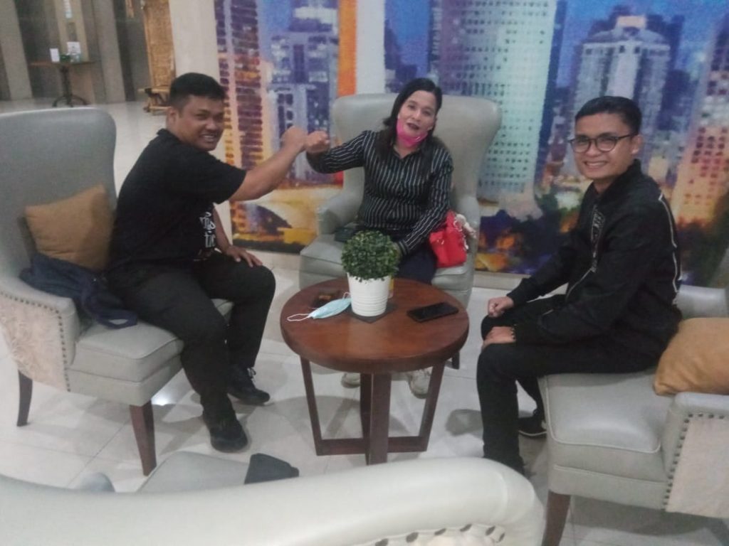 Aktivis Milenial Beri Dukungan Moral untuk Litiwarni Ihwal Kasus Kekerasan yang Dialami nya Aktivis Milenial Beri Dukungan Moral untuk Litiwarni Ihwal Kasus Kekerasan yang Dialami nya