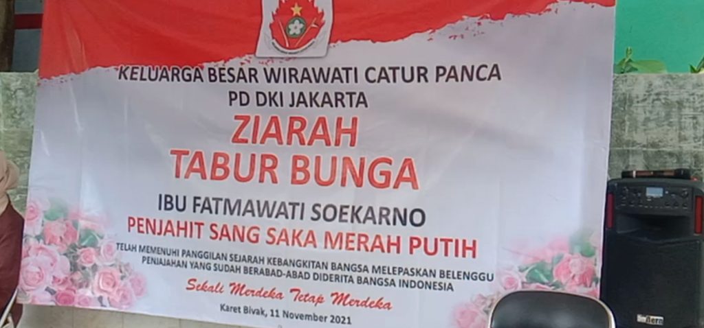 Keluarga Besar Wirawati Catur Panca Ziarah Tabur Bunga di Makam Fatmawati, Peringati Hari Pahlawan Nasional
