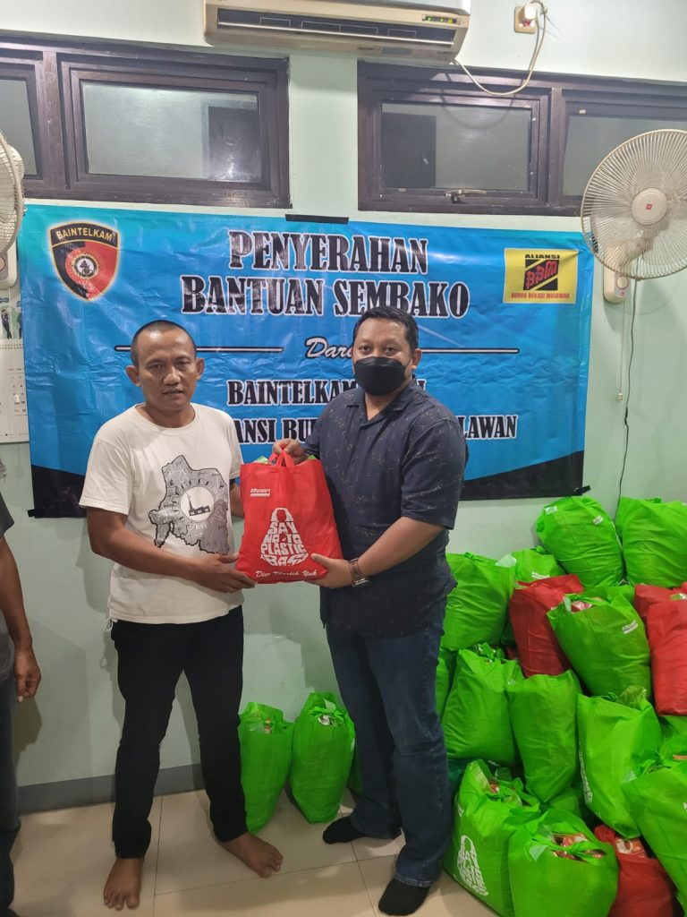 Buruh Bekasi Melawan Janji Tak Lakukan Sweeping Saat Demo Buruh Bekasi Melawan Janji Tak Lakukan Sweeping Saat Demo