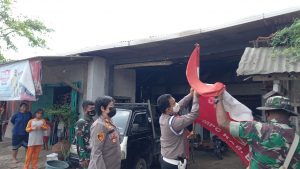 Polsek Tambelang Copot Bendera Ormas, Posko Diubah Jadi Poskamling