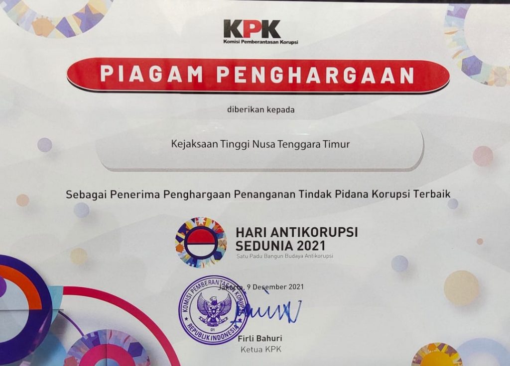 Acara Penghargaan di Harkodia 2021, Dr. Yulianto Kajati NTT Mendapatkan Piagam Acara Penghargaan di Harkodia 2021, Dr. Yulianto Kajati NTT Mendapatkan Piagam