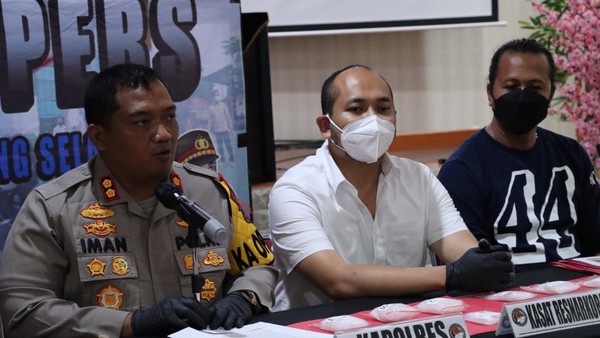 Peredaran 1 Kg Sabu Jelang Tahun Baru Berhasil Digagalkan Polres Tangsel Peredaran 1 Kg Sabu Jelang Tahun Baru Berhasil Digagalkan Polres Tangsel
