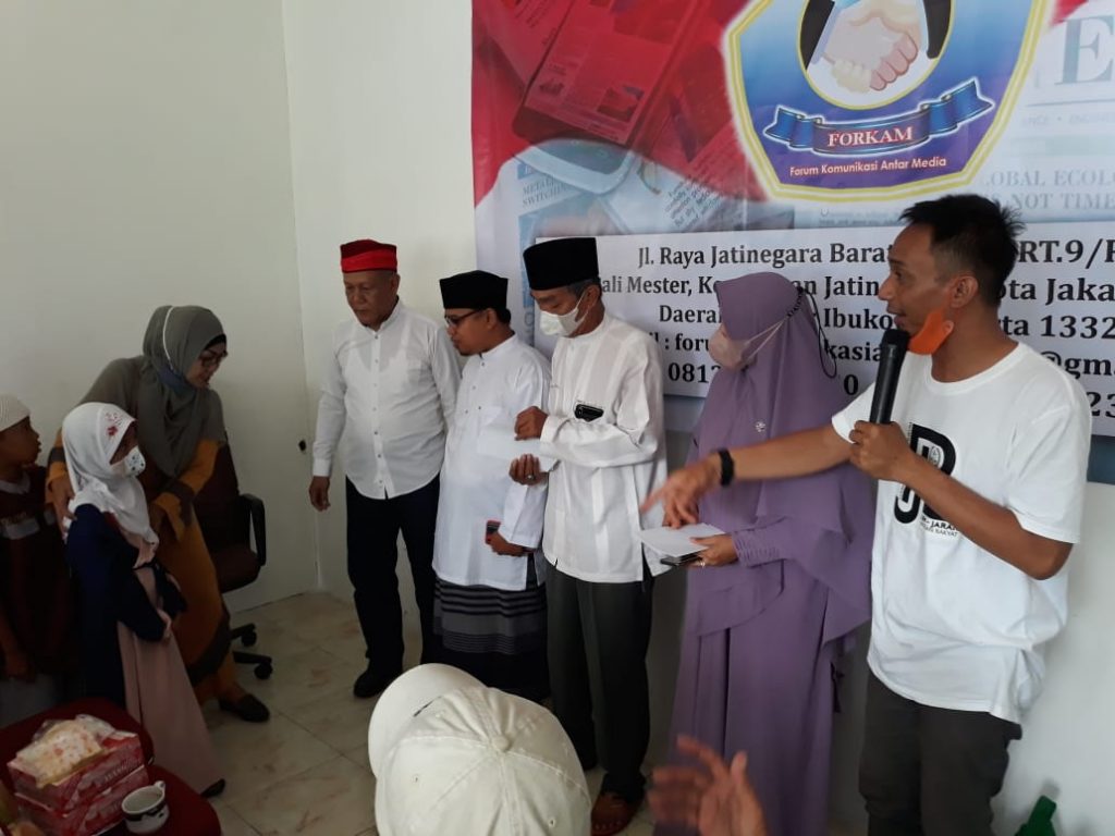 Forum Komunikasi Antar Media ( FORKAM) Menempati Sekertariat Baru Dengan Memberi Santunan Anak Yatim