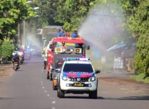 Omicron Melonjak, Sejumlah Fasilitas Umum di Pekalongan Disemprot Disinfektan