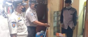 Polsek Tambora Berikan bantuan kepada warga yang Isoman
