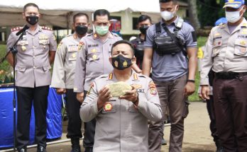 Dimulainya Proyek Pembangunan 20 Ruang Kelas Baru, Kepala SPN Polda Metro Letakan Batu Pertama Dimulainya Proyek Pembangunan 20 Ruang Kelas Baru, Kepala SPN Polda Metro Letakan Batu Pertama