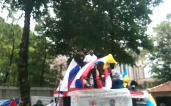 Aksi Masyarakat Cinta Damai Unjukrasa Serukan Perdamaian di Depan Kedubes Rusia Jakarta