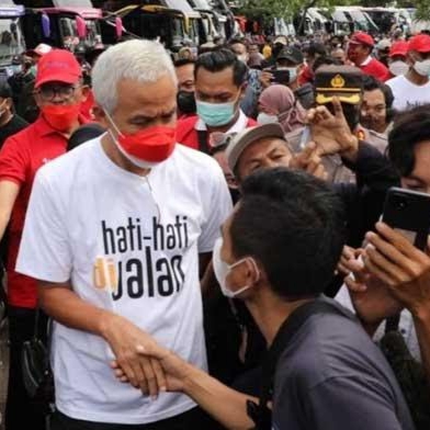Gubernur Jawa Tengah Ganjar Melepas 5.748 Pemudik