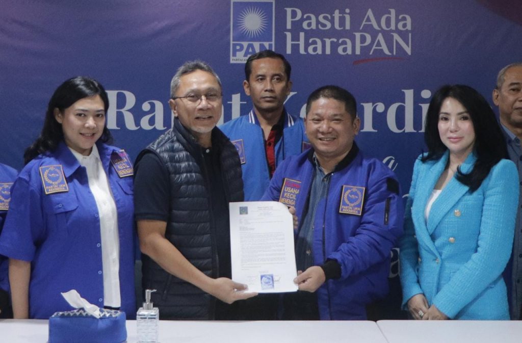 Setelah Berjodoh dengan PAN, Partai UKM Indonesia Fokuskan Diri Rekrut 1000 Bacaleg Setelah Berjodoh dengan PAN, Partai UKM Indonesia Fokuskan Diri Rekrut 1000 Bacaleg