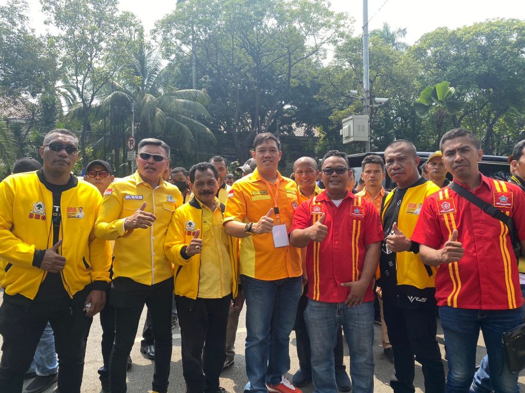 SOKSI Antarkan Golkar yang Tergabung di KIB Ke KPU, Ini Kata Neil Sadek
