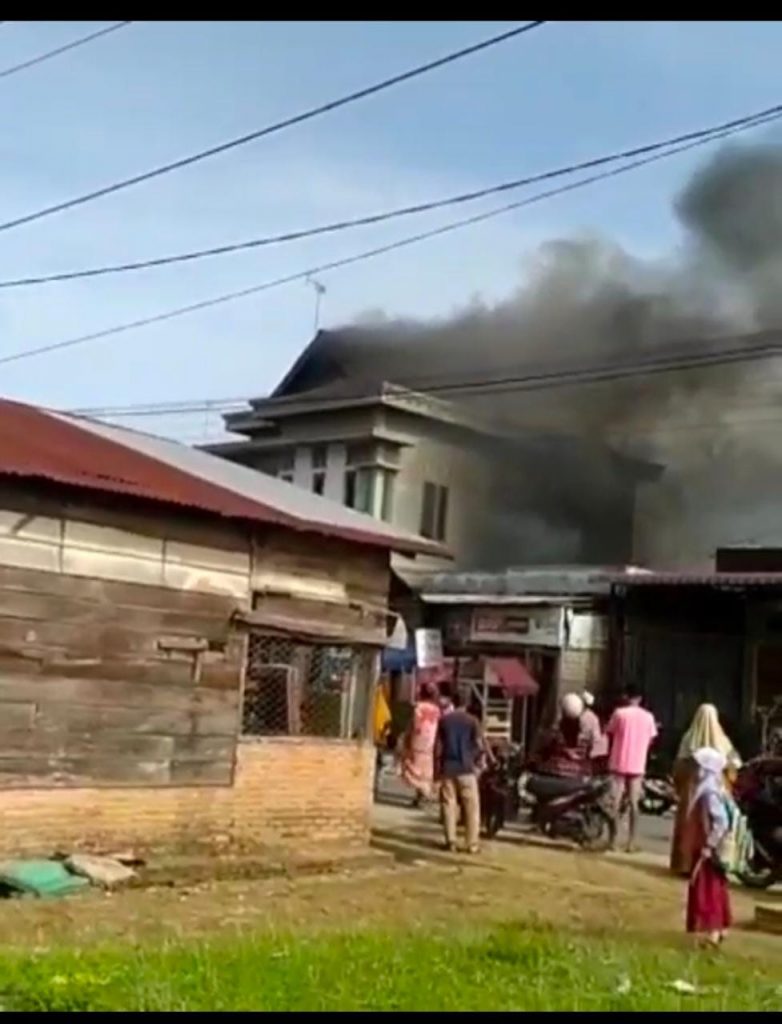 Kebakaran di Desa Alur Manis Aceh Diduga Sebab Kelalaian Kegiatan Langsir BBM di Rumah Warga