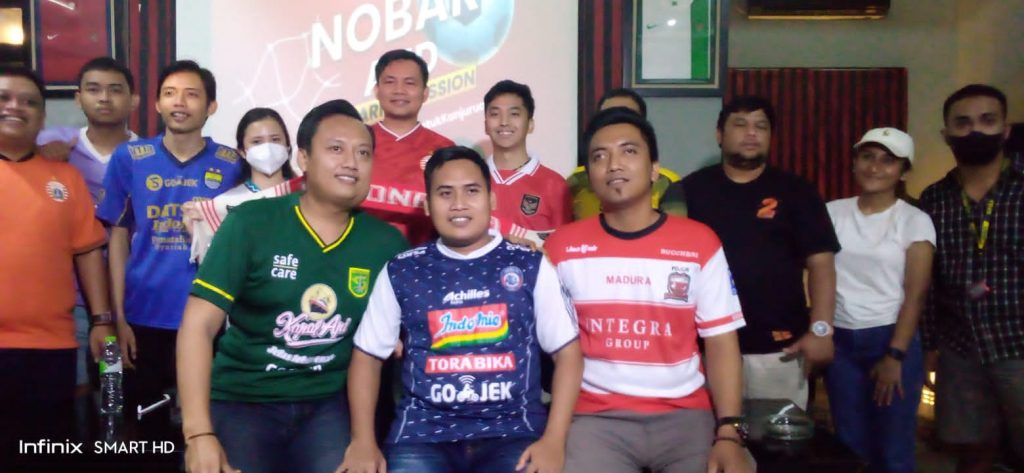 Barito Putra Gelar Nobar Indonesia Vs Malaysia di Sport Cafe Kuningan, Bersama Komunitas Supporter Barito Putra Gelar Nobar Indonesia Vs Malaysia di Sport Cafe Kuningan, Bersama Komunitas Supporter
