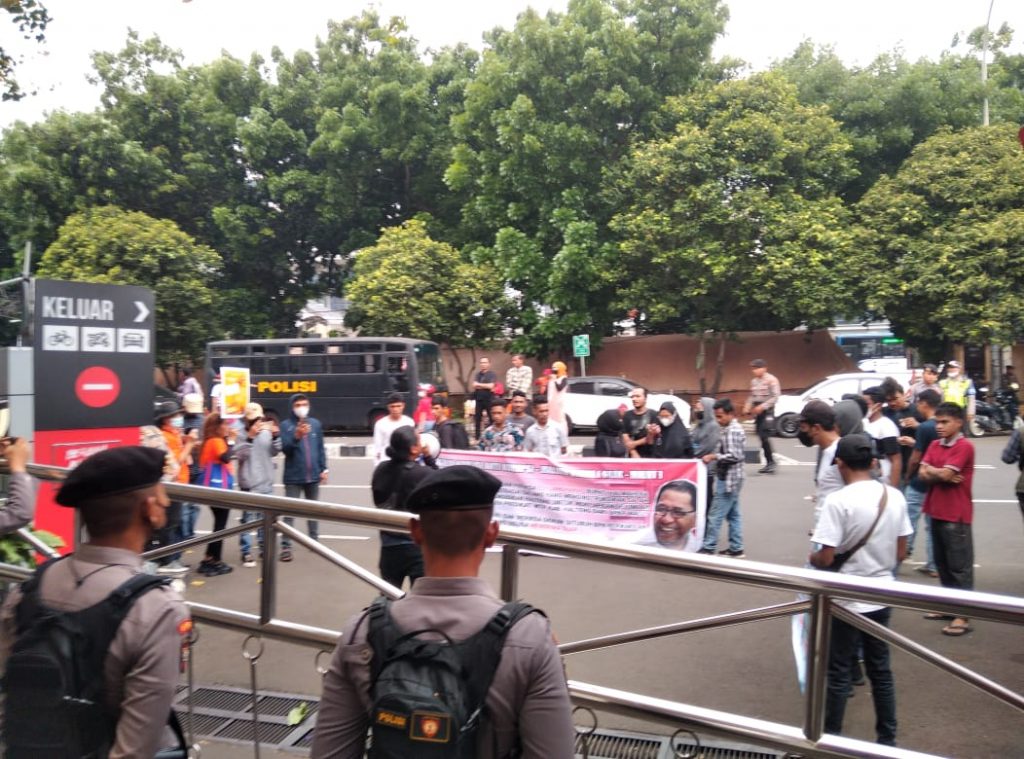 NGERI, Sentral Koalisi Anti Korupsi Maluku Utara Geruduk KPK, Menuntut.. NGERI, Sentral Koalisi Anti Korupsi Maluku Utara Geruduk KPK, Menuntut..