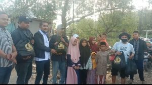 Ketua IKAPASU Distribusi Paket Sembako Kapolri Di Muara Gembong Bekasi