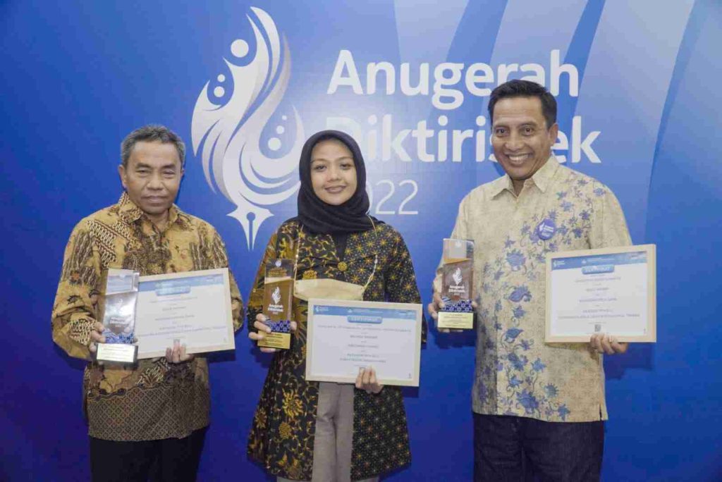 Luar-biasa! UNESA Borong 10 Medali Sekaligus dalam Anugerah Diktiristek 2022
