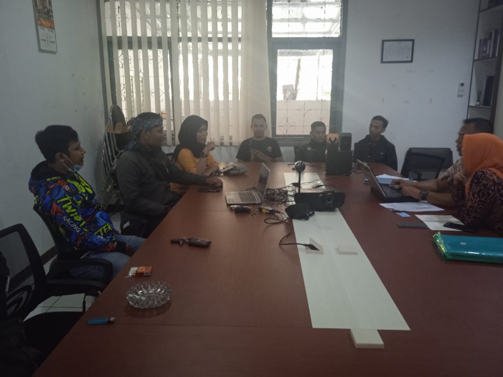 Sambangi Kantor Dinas Ciamis, DPC LPHBI Kab.Ciamis Dampingi Puluhan Eks.Karyawan KSP Serambi Dana 