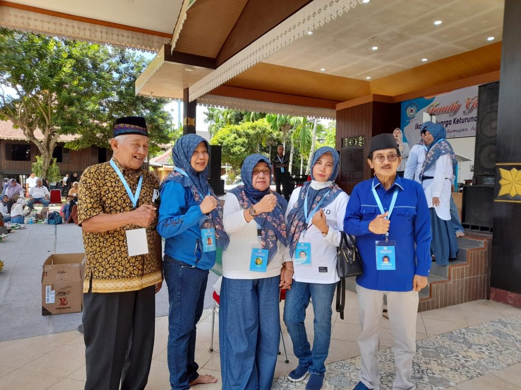 Ikatan Keluarga Keturunan Eyang Karsadipa Gelar Family Gathering yang Perdana Ikatan Keluarga Keturunan Eyang Karsadipa Gelar Family Gathering yang Perdana