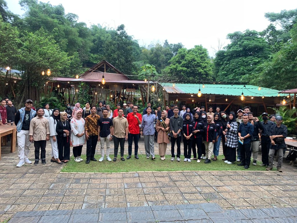 Diskusi Bersama Ketua R-TIKA : “banyak hal yang bisa pemuda maksimalkan dalam mengawal proses demokrasi” Diskusi Bersama Ketua R-TIKA : “banyak hal yang bisa pemuda maksimalkan dalam mengawal proses demokrasi”