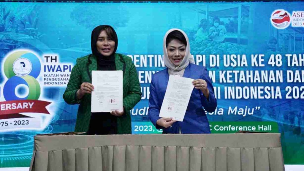 Dorong Pengembangan Industri Pariwisata dan Ekonomi Kreatif, JXB dan IWAPI Tanda Tangani MOU Kerja Sama Dorong Pengembangan Industri Pariwisata dan Ekonomi Kreatif, JXB dan IWAPI Tanda Tangani MOU Kerja Sama