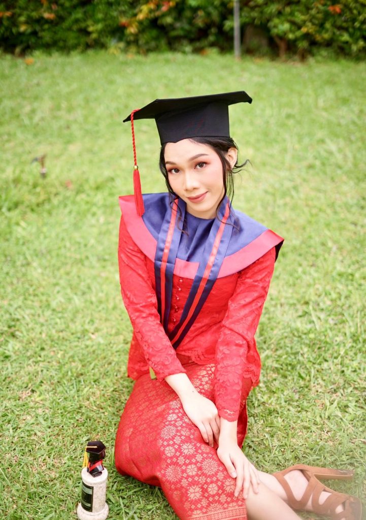 Wisuda XXVII Univ.Al Azhar Indonesia : “Selamat dan Sukses Buat Cut Novia Angesti Arifin, S.H” Wisuda XXVII Univ.Al Azhar Indonesia : “Selamat dan Sukses Buat Cut Novia Angesti Arifin, S.H”