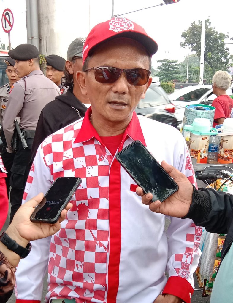 Relawan Jokowi Gelar Aksi Menuntut Tangkap RG Yang Telah Menghina Presiden Jokowi Relawan Jokowi Gelar Aksi Menuntut Tangkap RG Yang Telah Menghina Presiden Jokowi