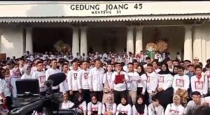 LuarBiasa !! Ribuan Massa Milenial Banjiri Gedung Joang 45 Nyatakan Sikap Dukung Prabowo Presiden 2024