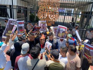 NGERII !! Ini Ada Video PJ Bupati Muba Bersama Perempuan Dikamar Hotel, Aktivis Laporkan Ke Mendagri