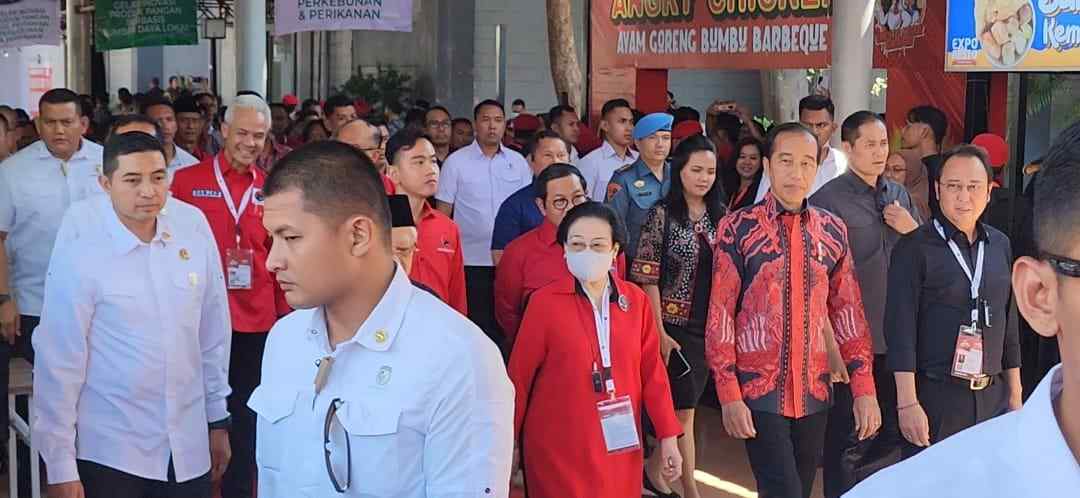 Jokowi ke Ganjar di Rakernas PDIP: Setelah Dilantik, Saya Yakin Pak Ganjar Mampu Menyelesaikan Kedaulatan Pangan