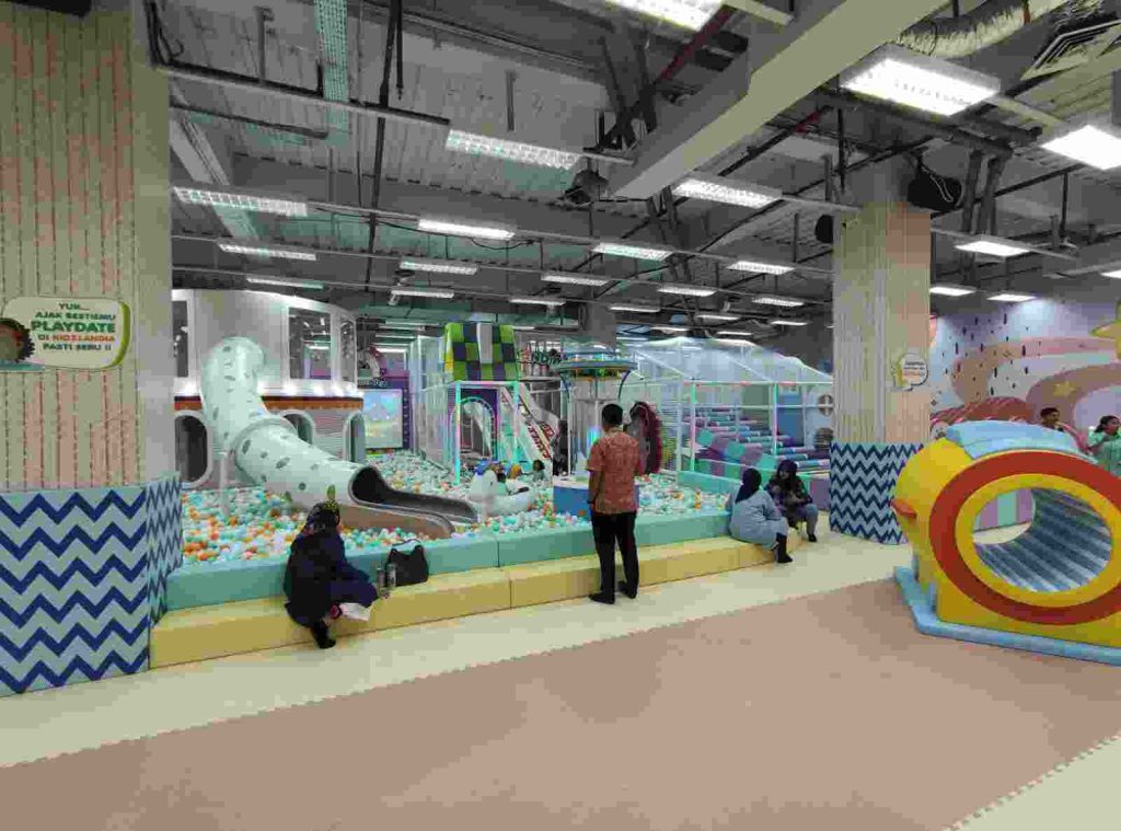 Kidzlandia Pertama di Bekasi Grand Metropolitan Mall, Lantai 2 Kidzlandia Pertama di Bekasi Grand Metropolitan Mall, Lantai 2