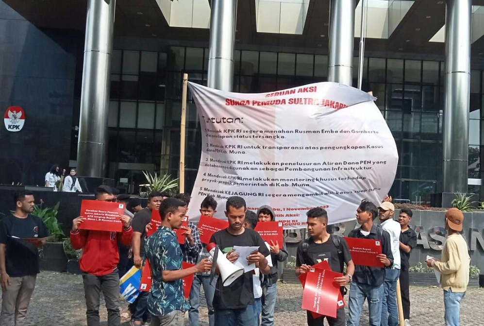 Suara Pemuda Sultra-Jakarta Desak KPK Tangkap Rusman Emba dan Gomberto Terkait Misteri Dana PEN Kab.Muna Suara Pemuda Sultra-Jakarta Desak KPK Tangkap Rusman Emba dan Gomberto Terkait Misteri Dana PEN Kab.Muna