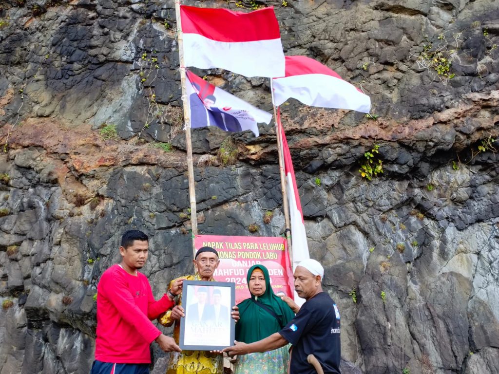 Tim Spritual Monas Pondok Labu Lagi- Lagi Kibarkan Bendera Ganjar – Mahfud di Sanghyang Sirah Ujung Kulon Serta Gelar Doa Bersama : Ganjar Dipastjkan Menang Tim Spritual Monas Pondok Labu Lagi- Lagi Kibarkan Bendera Ganjar – Mahfud di Sanghyang Sirah Ujung Kulon Serta Gelar Doa Bersama : Ganjar Dipastjkan Menang