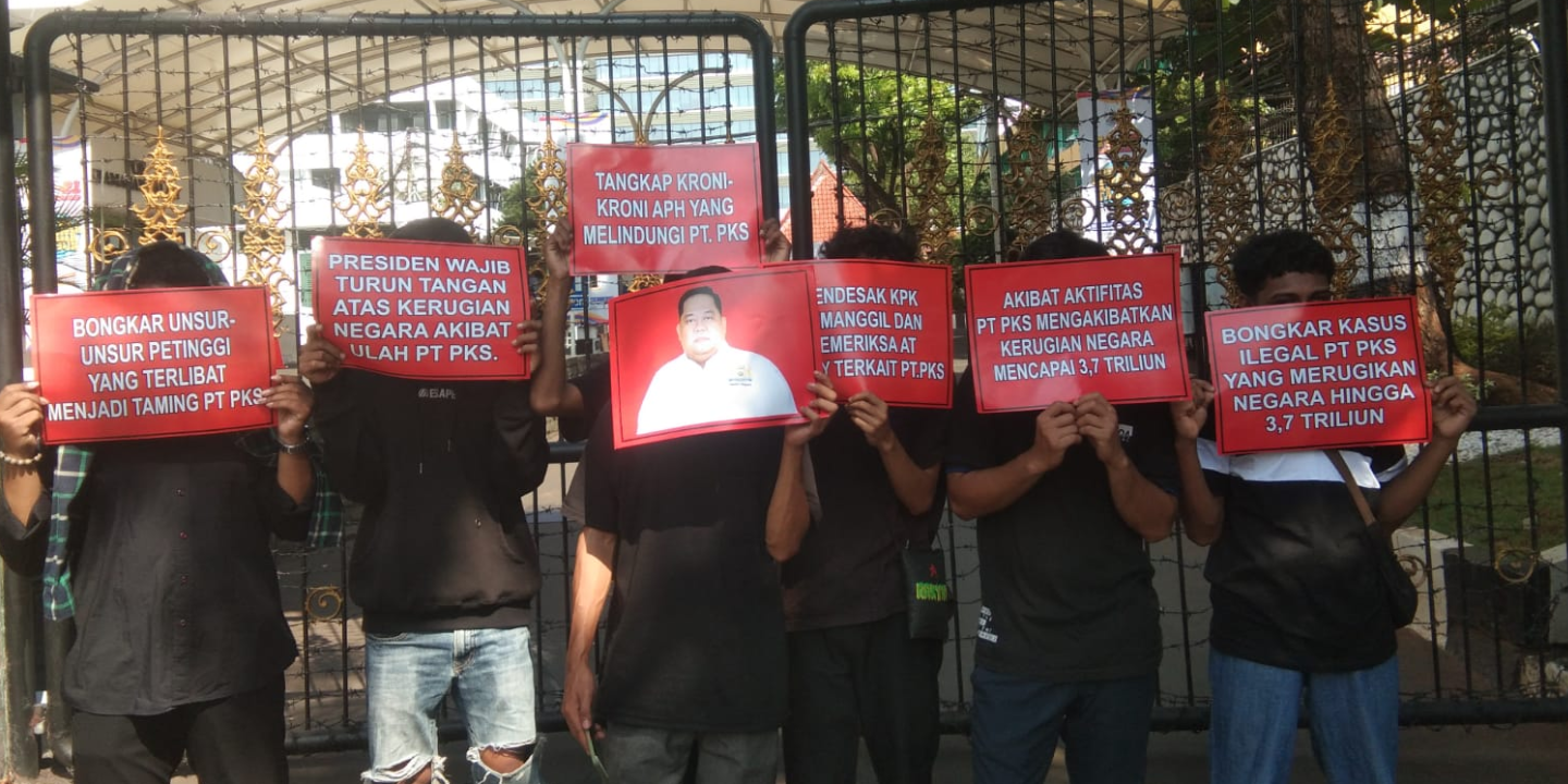 Aksi Massa ini Mendesak KEJAGUNG RI Untuk Menangkap Dirut PT. PKS