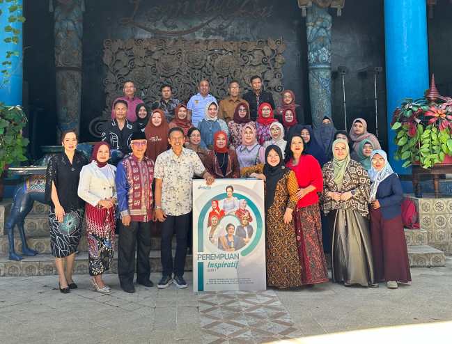 Cendekiawan Dr. Ana Sopanah Sosok Perempuan Berpikir Out of The Box dan Visioner Cendekiawan Dr. Ana Sopanah Sosok Perempuan Berpikir Out of The Box dan Visioner