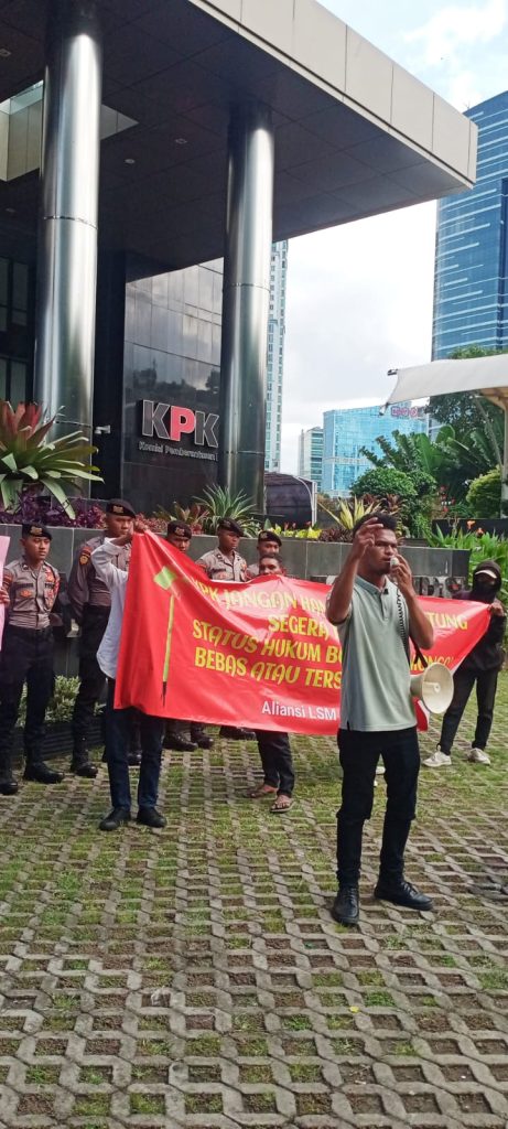 Aliansi LSM Indonesia Unjukrasa, Desak KPK Tetapkan Status Bupati dan Ketua DPRD Lamongan