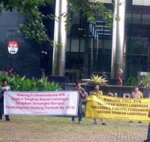 Kasus Dugaan Korupsi Bupati dan Ketua DPRD Lamongan Belum ada Kejelasan Aliansi  LSM Indonesia dan Masyarakat Lamongan Berkali-kali Demo di KPK