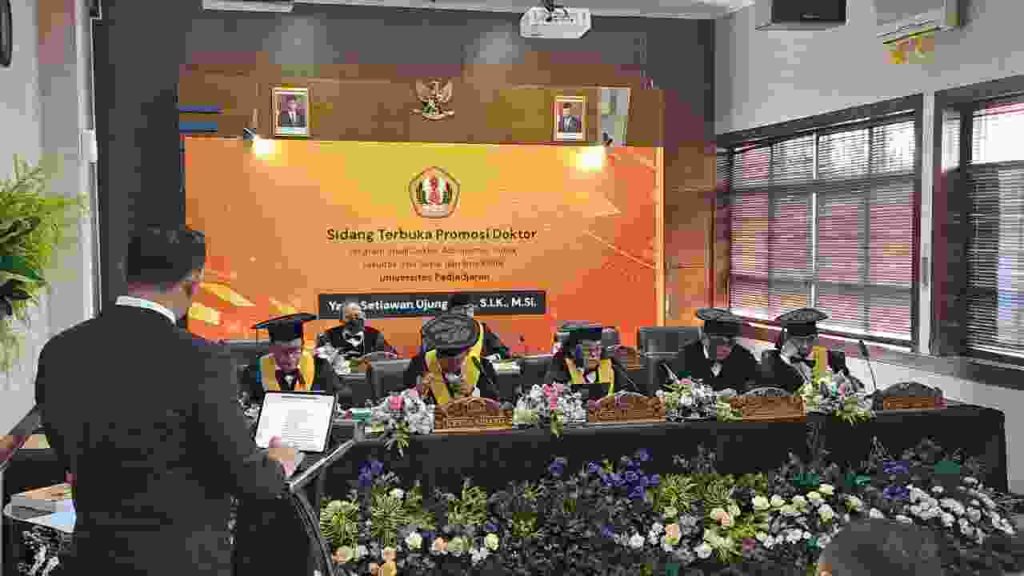 Raih Doktor, Kombes Pol Yade Setiawan Ujung Angkat Keberhasilan Operasi Aman Nusa II Tangani Covid-19 Raih Doktor, Kombes Pol Yade Setiawan Ujung Angkat Keberhasilan Operasi Aman Nusa II Tangani Covid-19