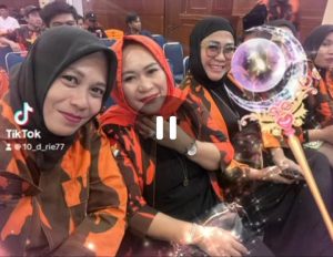Tendri Sangka “Ketua DPC. Srikandi Pemuda Pancasila Kota – Dumai” Dikejutkan Anaknya Pada Hari Ulang Tahun Yang Ke 50. Saat Kunjungi Kota Bogor – Jawa Barat