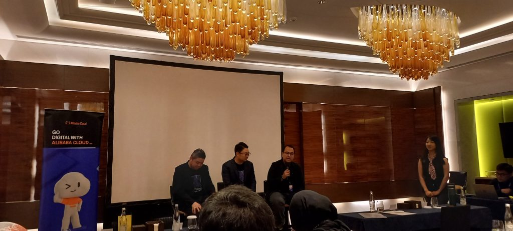 Alibaba Cloud Tegaskan Komitmennya di Indonesia dengan Kemitraan AI yang Diperkuat dengan Perangkat Pengembang Mutakhir Alibaba Cloud Tegaskan Komitmennya di Indonesia dengan Kemitraan AI yang Diperkuat dengan Perangkat Pengembang Mutakhir