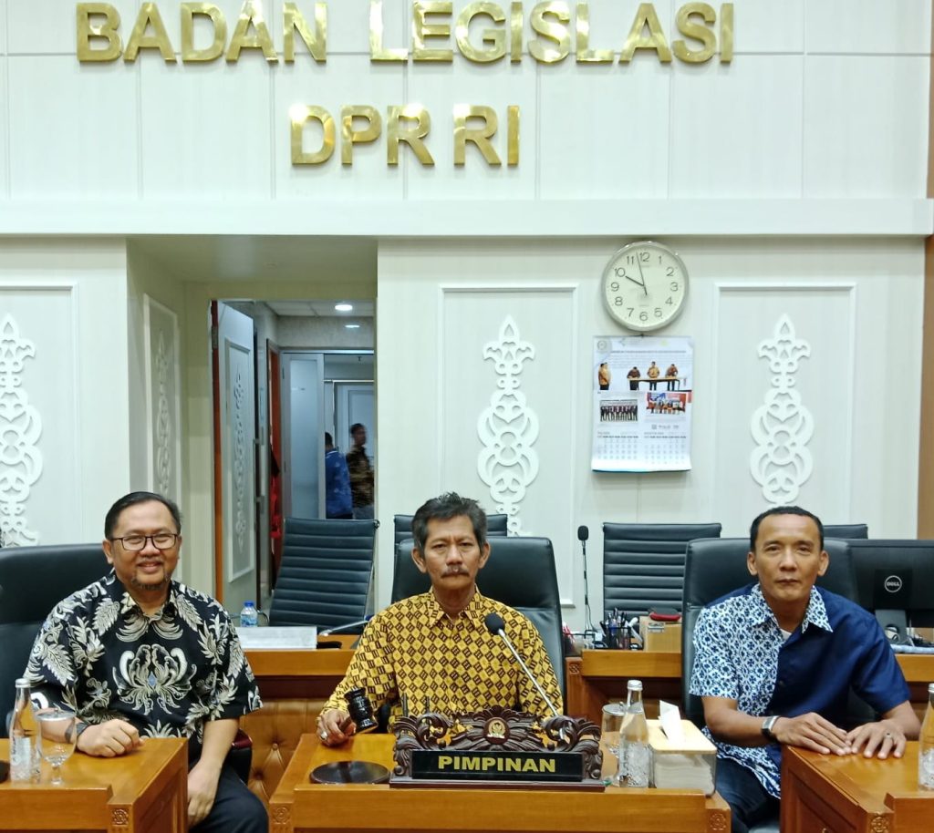 Komisi I DPR RI Terima Audiensi Jajaran Pengurus Brigade Nusantara Komisi I DPR RI Terima Audiensi Jajaran Pengurus Brigade Nusantara
