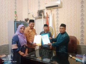 Sugiharto Parikesit Sekjen Lembaga Pembinaan Literasi Qur’an (LPLQ) Bersama Ketua STAI AL Aqidah Al Hasyimiyah Jakarta resmi tandatangani Kerjasama Pengentasan Buta Aksara Al Qur’an